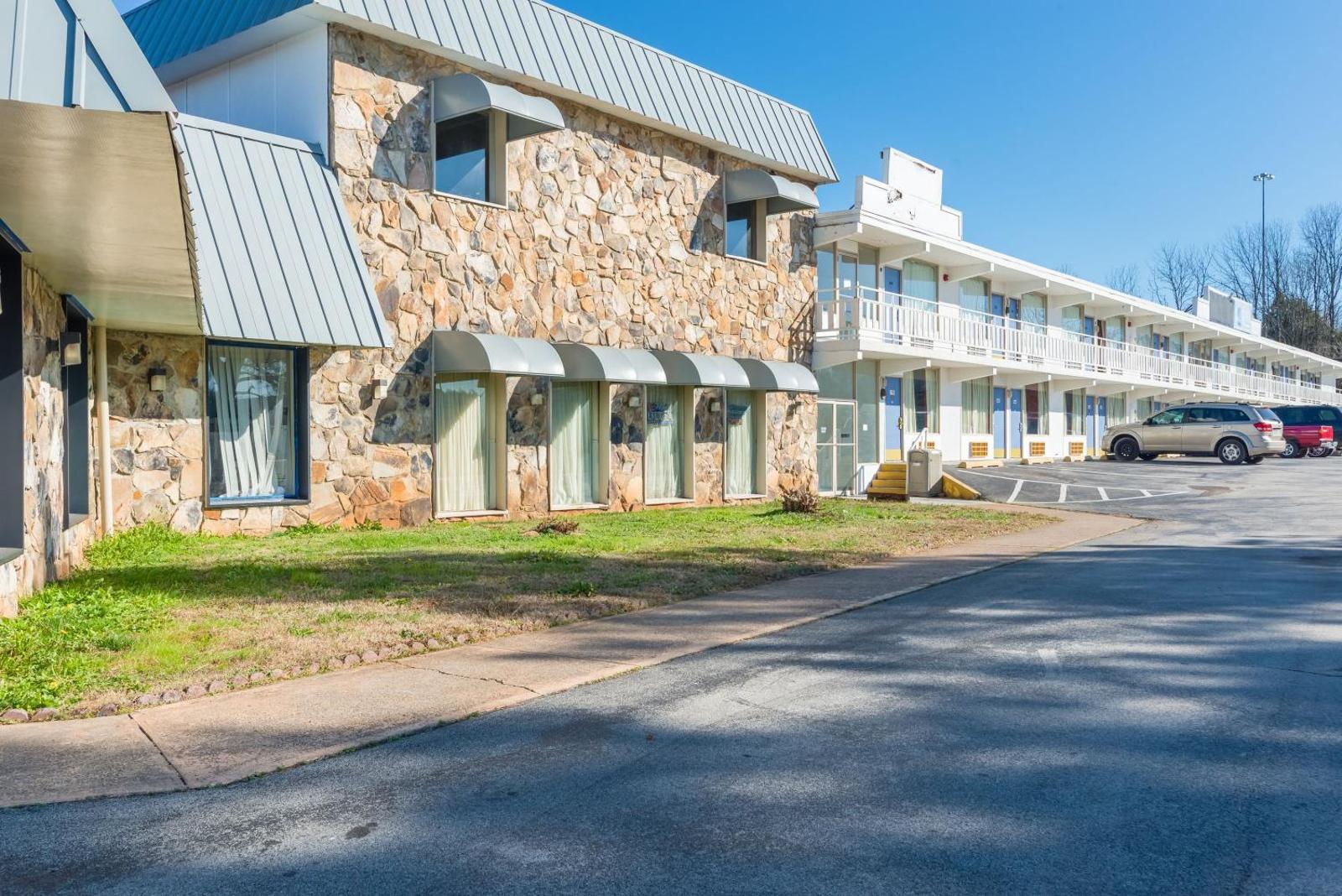 OYO Hotel Sweetwater TN West